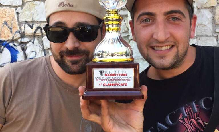 Pacho e Ciko con il trofeo 1° classificati al torneo TAIL INVERTED SCORPION