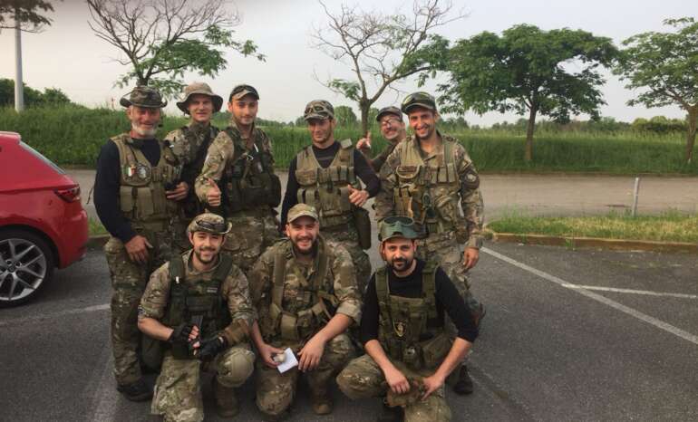 Pattuglia Tactical Seals (con intruso) prima della partenza