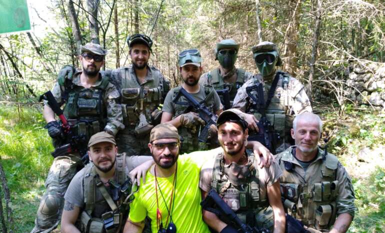 foto di gruppo pattuglia con arbitro Batman