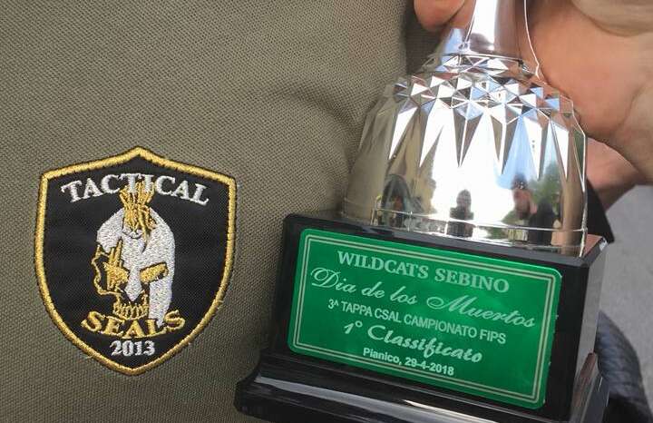 foto coppa 1° classificati Dia de los Muertos