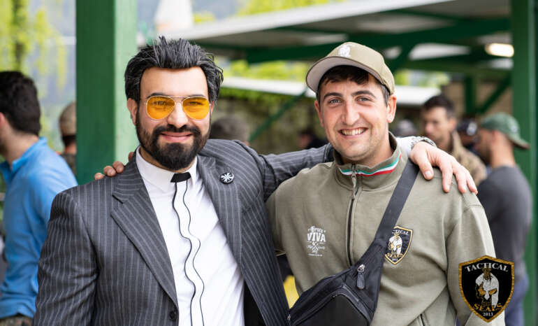 Foto Ciko con Batman travestito da Joseph Seed "il padre"