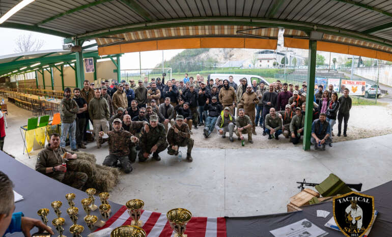 Foto di gruppo prima delle premiazioni del torneo